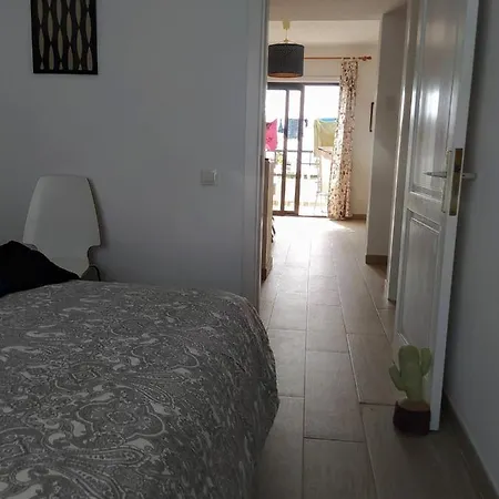 Aqua Sunrise & Sea Views Appartamento *